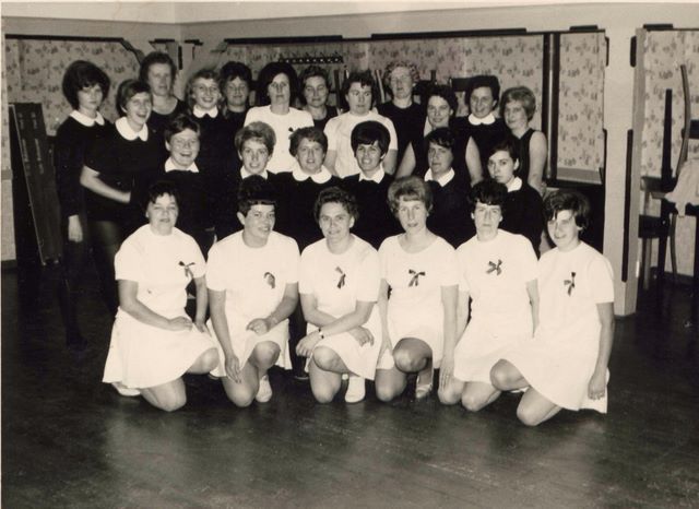 065____1969_1_gymnastik_damen_muth.jpg 065____1969_1_gymnastik_damen_muth.jpg