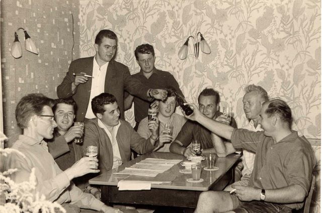 071____1971_2_tt_stammtisch.jpg 071____1971_2_tt_stammtisch.jpg