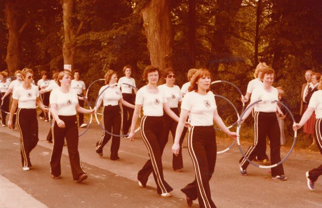 087____1979_gymnastikdamen_festzug__50_jahreffw.jpg 087____1979_gymnastikdamen_festzug__50_jahreffw.jpg