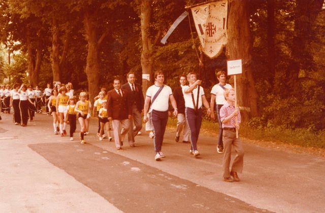 090____1979_tsv_verantwortliche_festzug_ffw.jpg 090____1979_tsv_verantwortliche_festzug_ffw.jpg