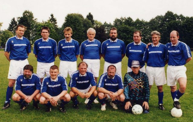 137____1997_90_jahre_tsv_mannschaft.jpg