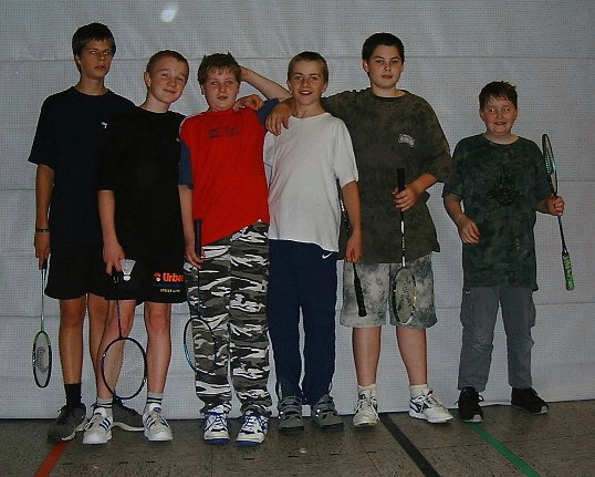 156____2000_badminton_jugendliche.jpg 156____2000_badminton_jugendliche.jpg